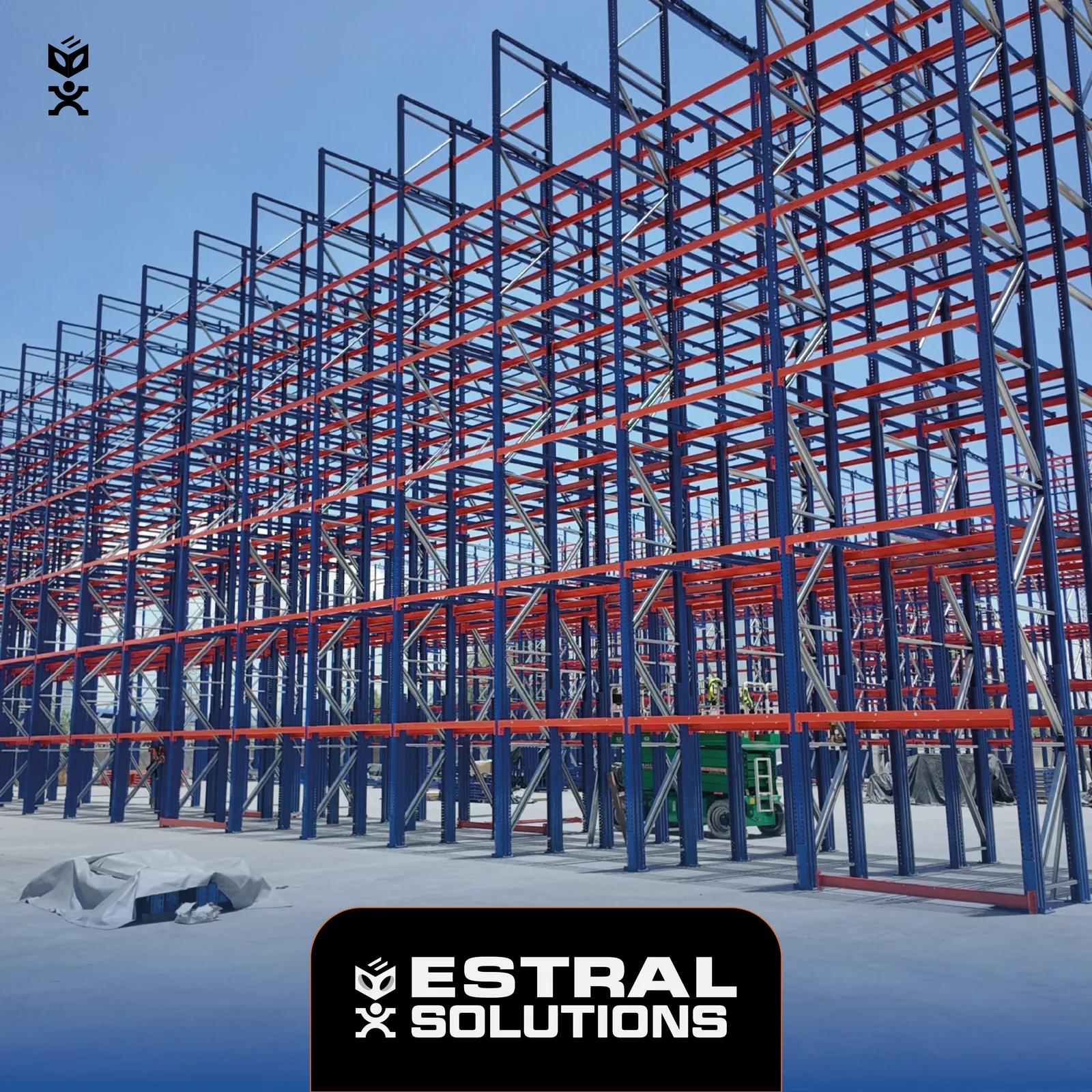 Marcos de 13.6 m de altura — estructura y cerramiento integrados
